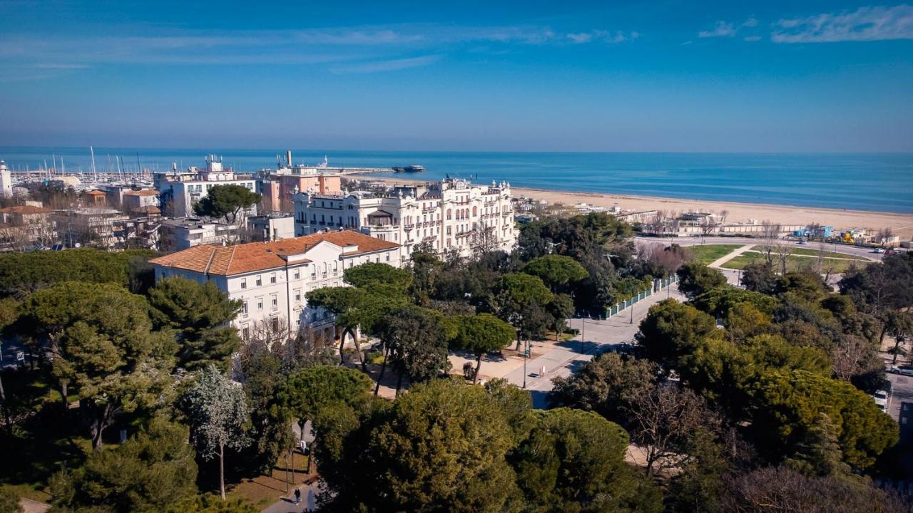 Hotel Residenza Parco Fellini Rimini Exterior foto