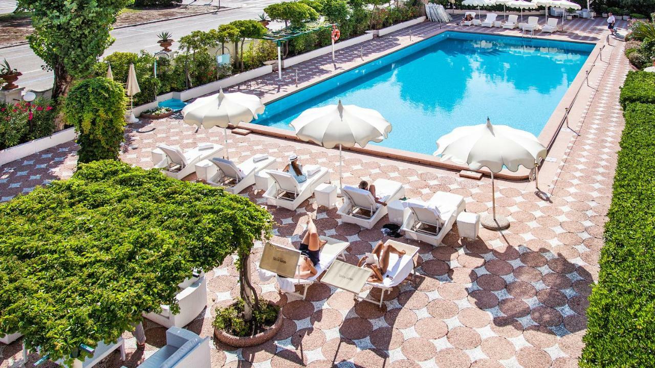 Hotel Residenza Parco Fellini Rimini Exterior foto